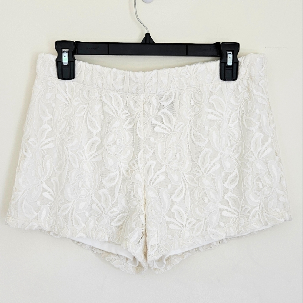 Mimi Chica White Lace Shorts